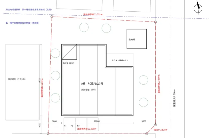 サンプルの配置図のPDF。敷地境界線、建物の外形、方位記号、寸法が描かれている